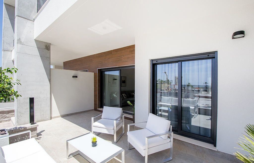 Bungalow with Terrace and Solarium in Guardamar del Segura image 3