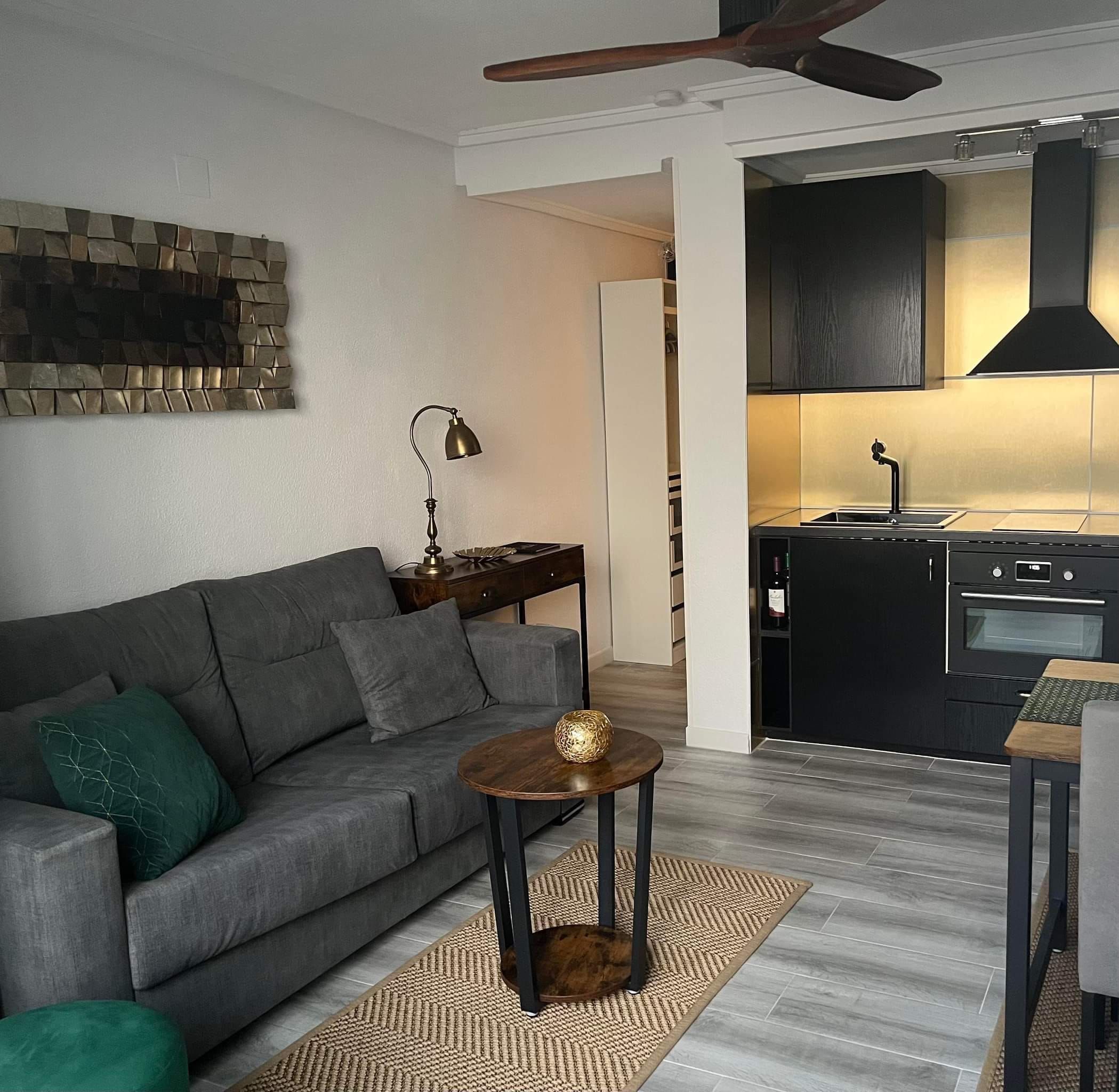 Completely renovated nice apartment in central Torrevieja. image 4