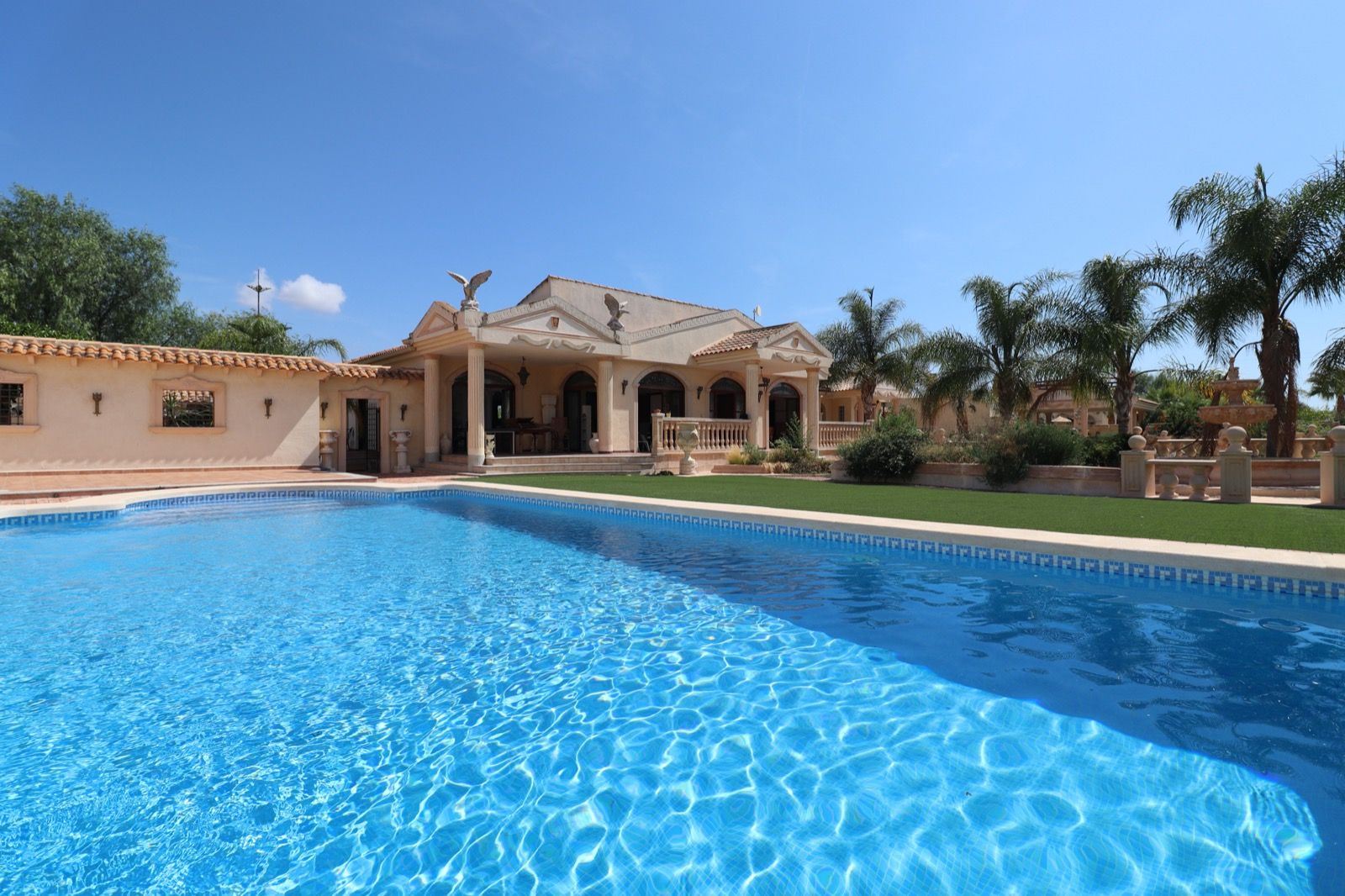 Beautiful independent villa for sale in the countryside of Daya Vieja. image 2