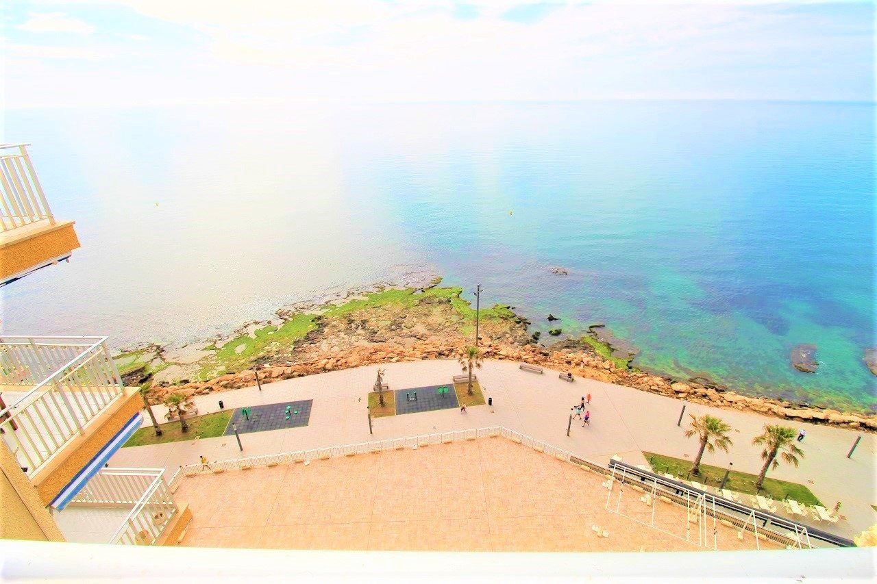 Completely renovated front line penthouse with incredible sea views. image 3