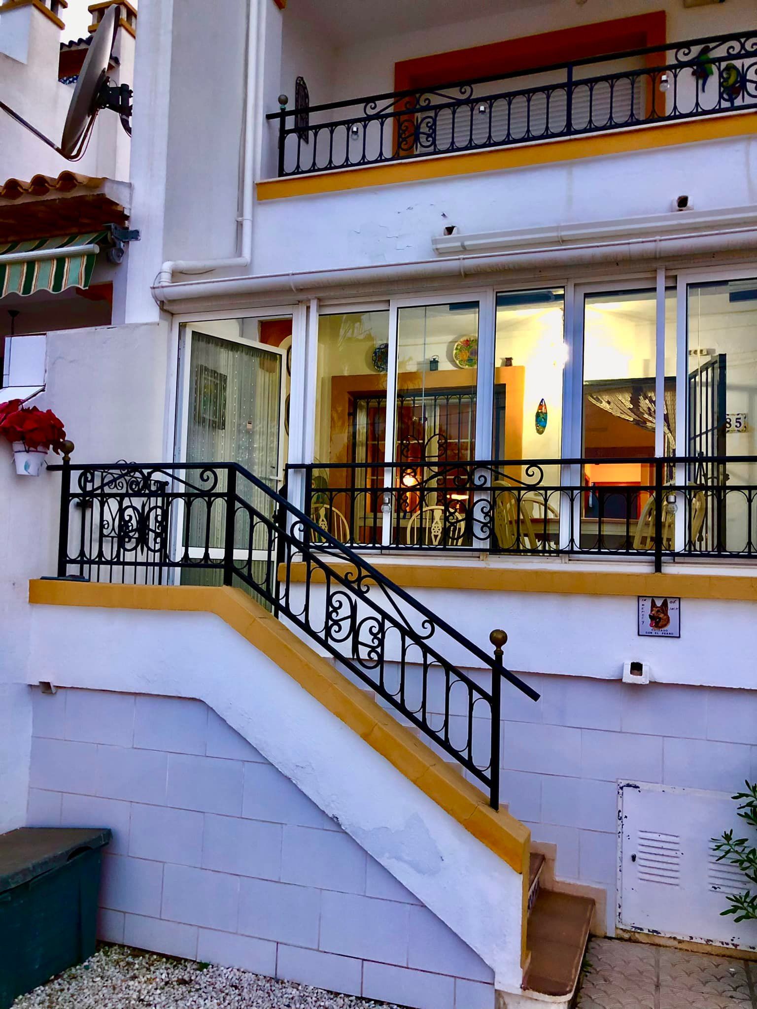 Ground floor apartment on wonderful and popular urbanization Valencia, Villamartin. image 5