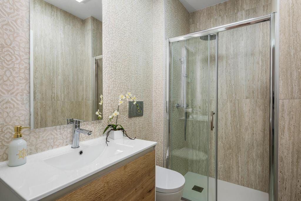 New build apartments only 160 meters from Playa del Cura. image 2