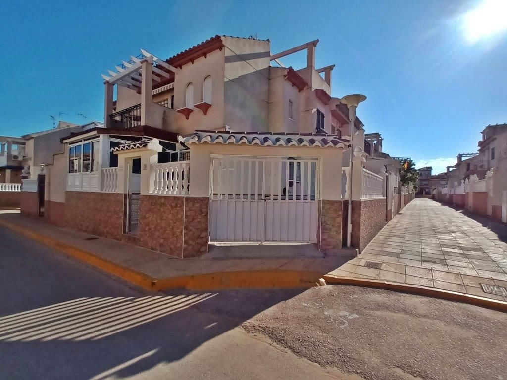 Nice Bungalow in Playa Flamenca. image 3