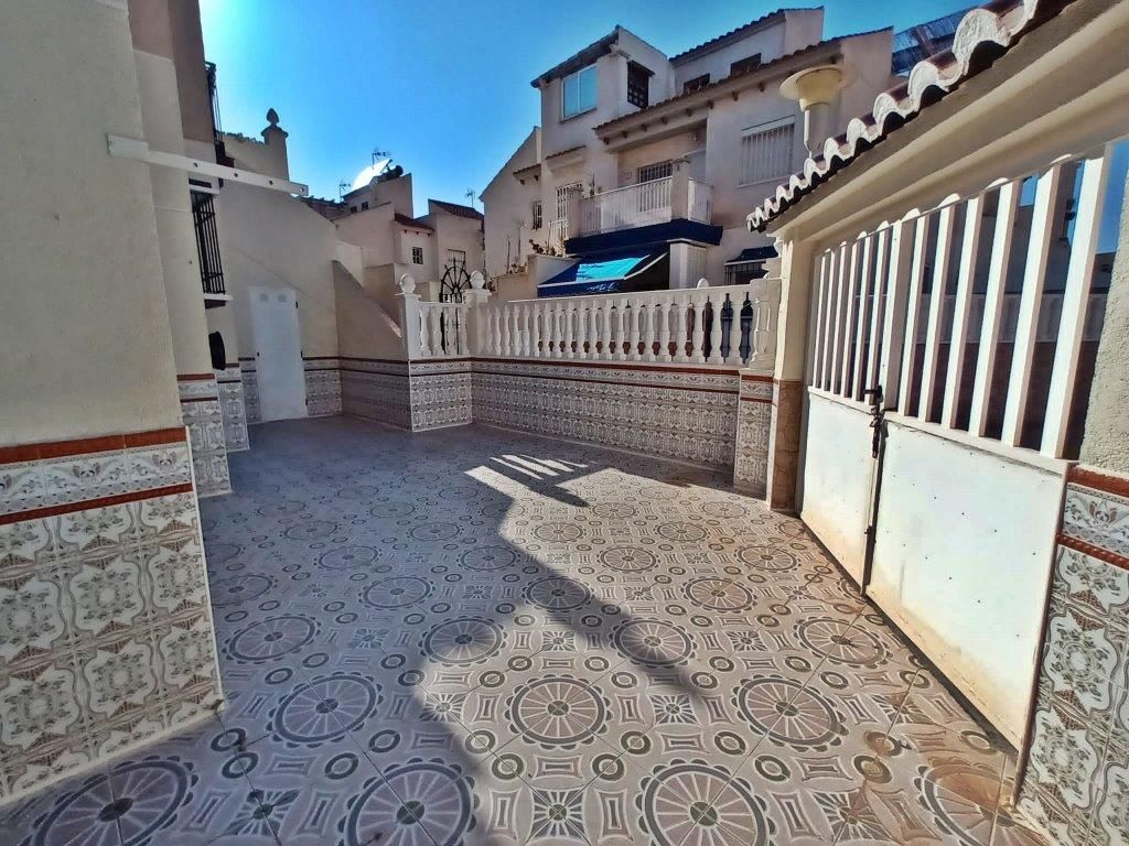 Nice Bungalow in Playa Flamenca. image 5