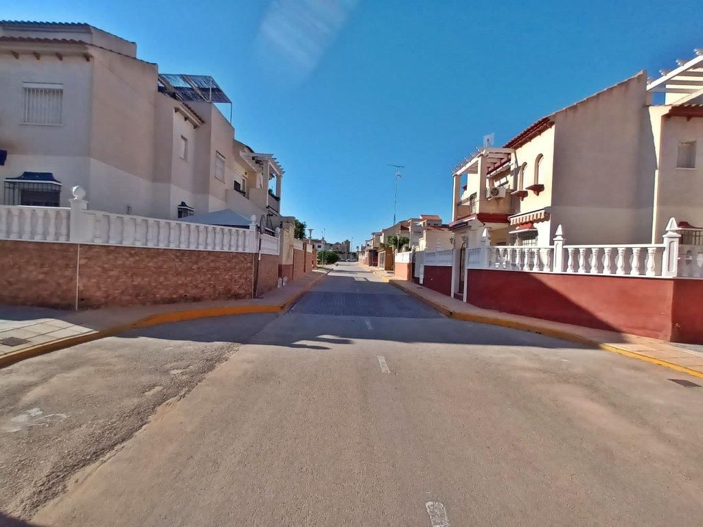 Nice Bungalow in Playa Flamenca. image 4