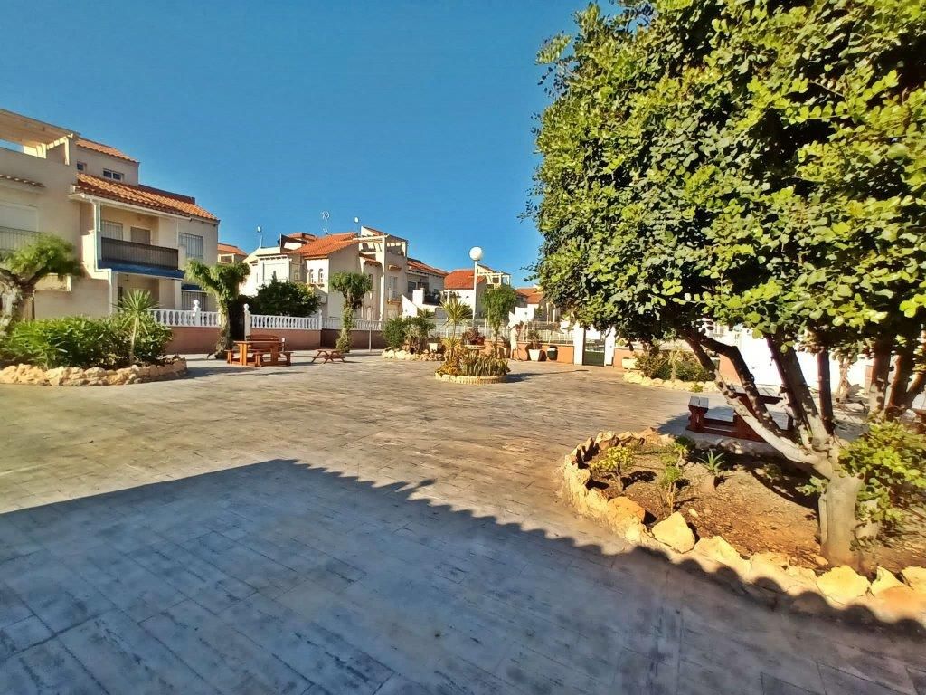 Nice Bungalow in Playa Flamenca. image 2