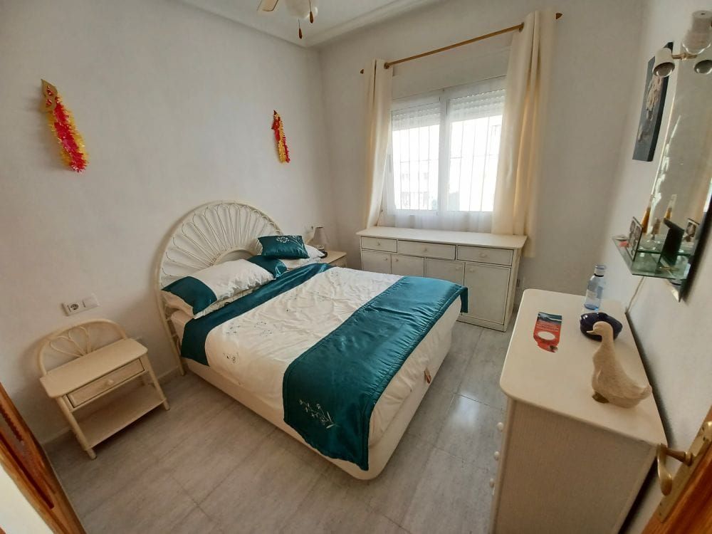 CORNER BUNGALOW ON SINGLE FLOOR WITH PRIVATE ROOF TERRACE & POOL AREA. image 2