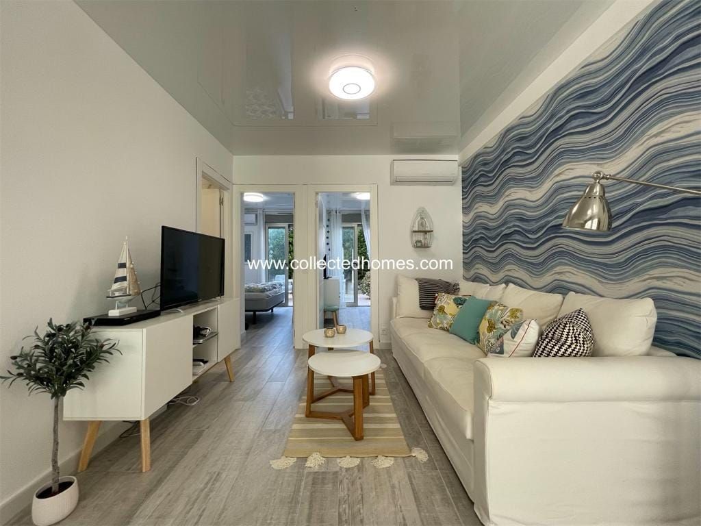 Completely renovated ground floor apartment with lovely patios in La Zenia. image 4