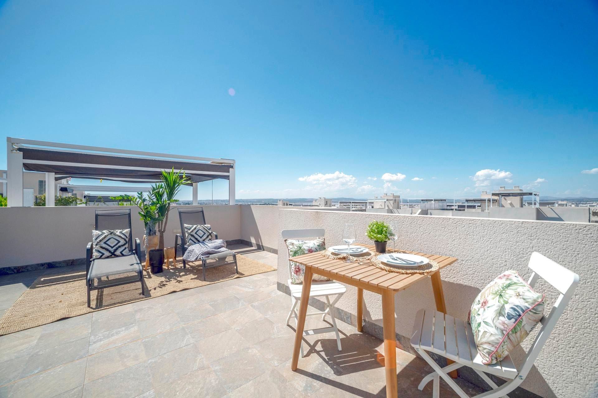 SPECTACULAR APARTMENT IN SOLPARK II - 3 BEDROOMS - VIEWS TO THE POOL AREA AND THE MEDITERRANEAN SEA - WITH RENTAL LICENSE. image 2