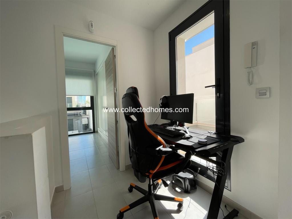 Fantastic villa with private pool and roof terrace in Orihuela Costa, Villamartin. image 3