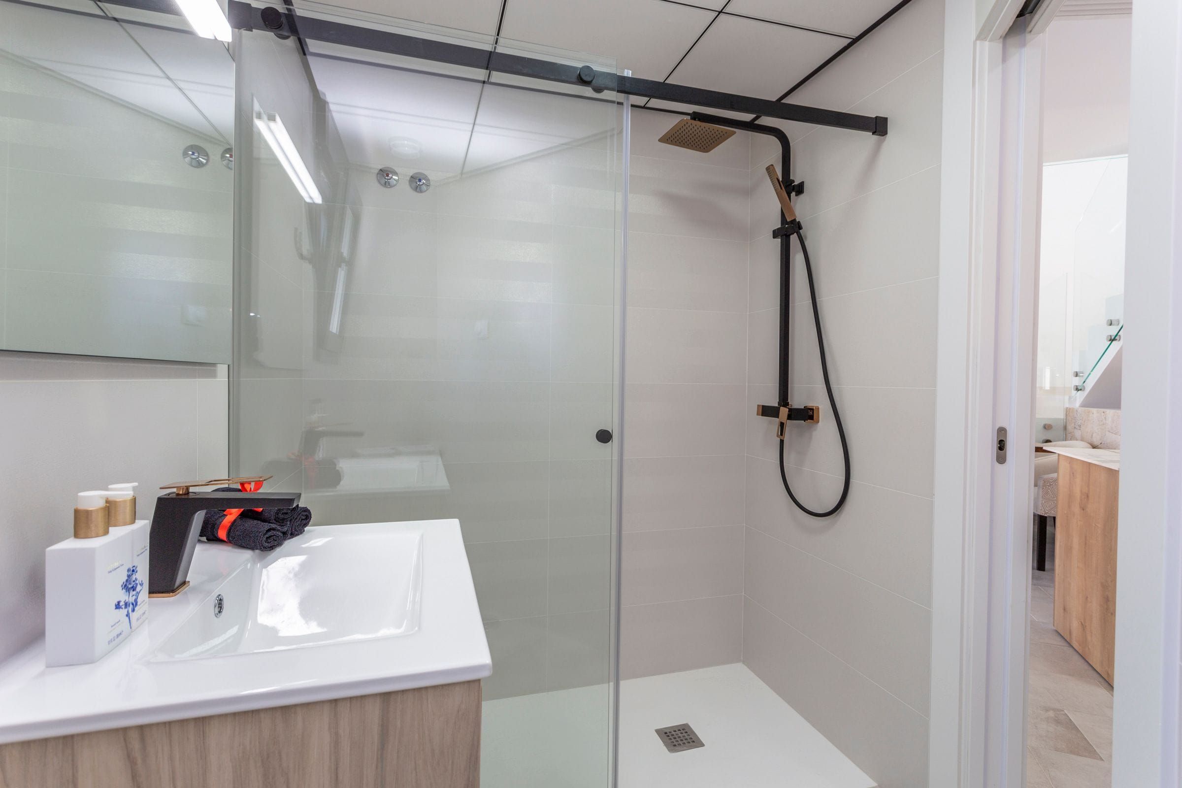 Collected Homes presents this luxury villa located only 150 meters from La Mata beach in Torrevieja. image 3