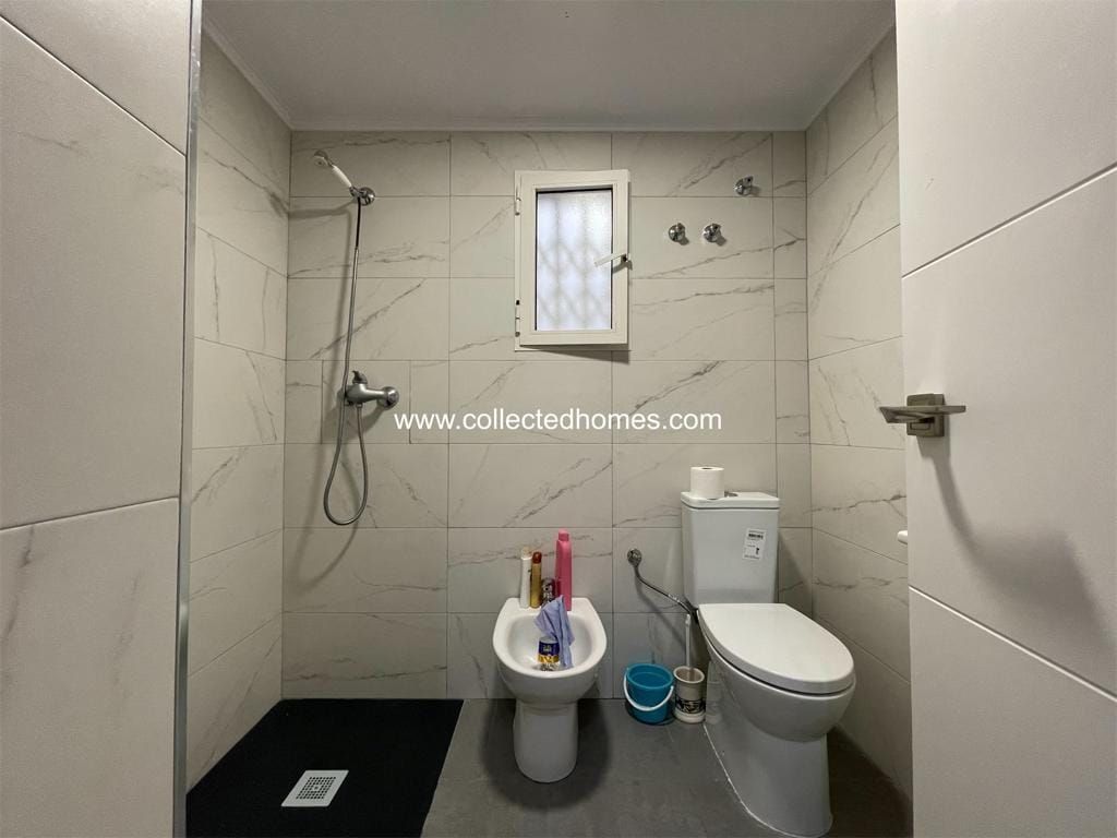 Renovated 2 bedrooms apartment in very good location in Torrevieja C. image 2