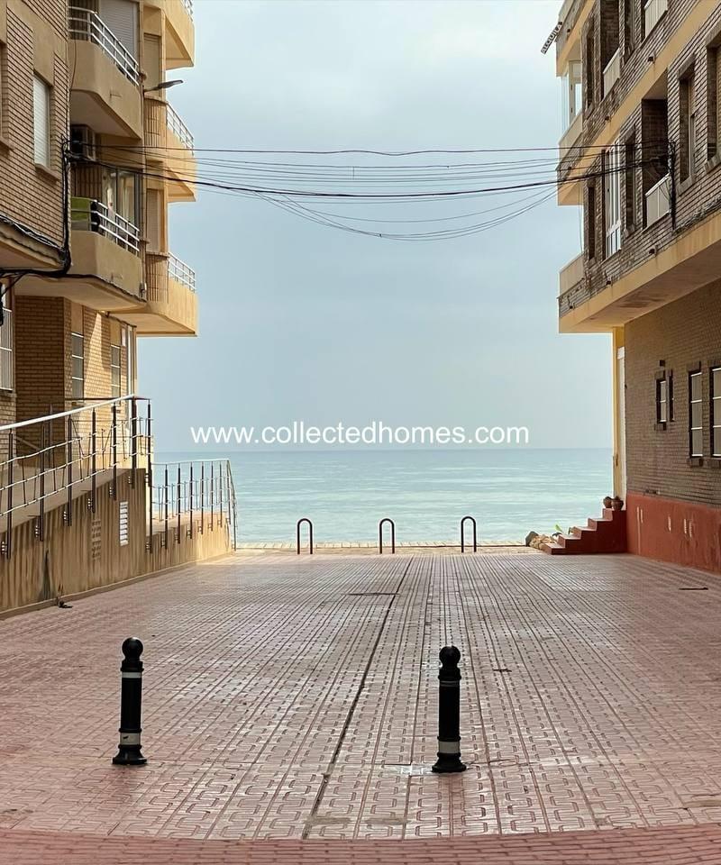 Collected Homes presents this lovely renovated apartment only 20M from La Mata beach, Torrevieja. photo 1