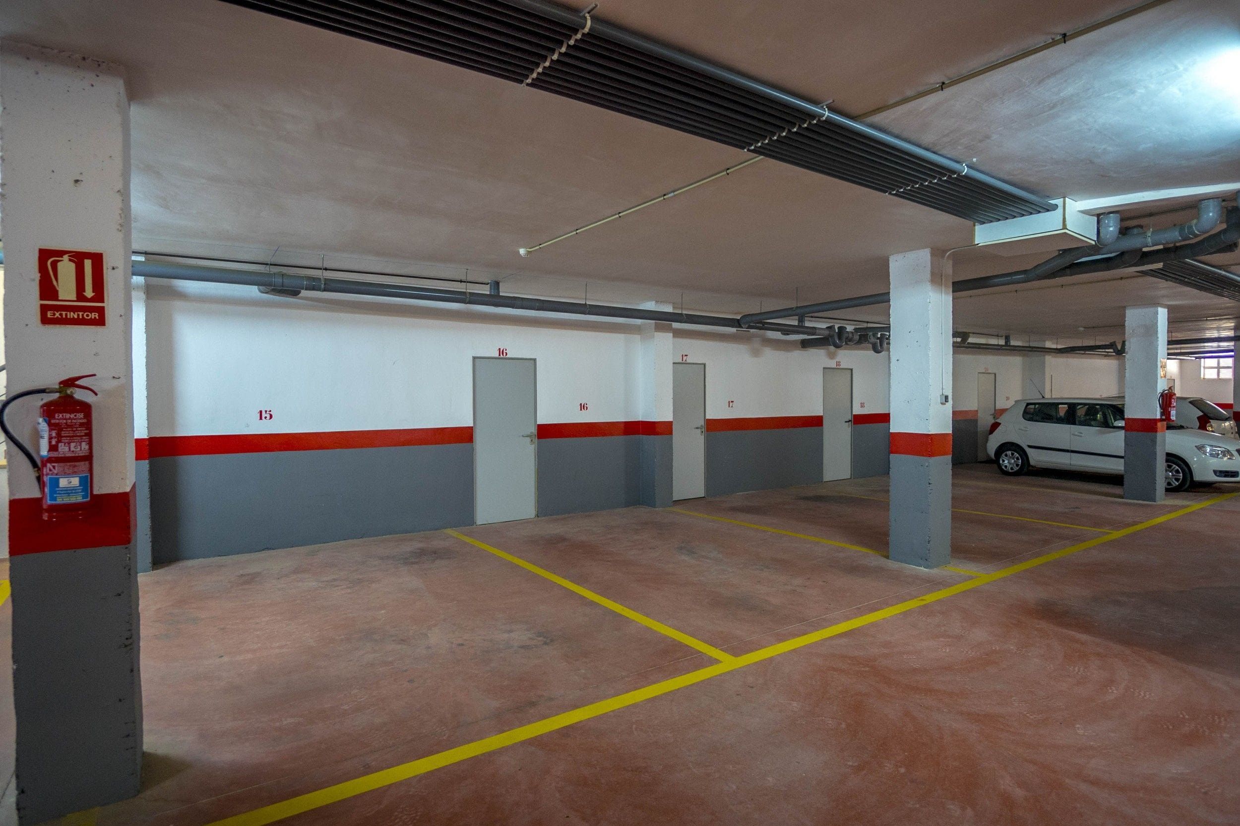 TOP FLOOR APARTMENT WITH SEA VIEW IN AGUAMARINA. image 5