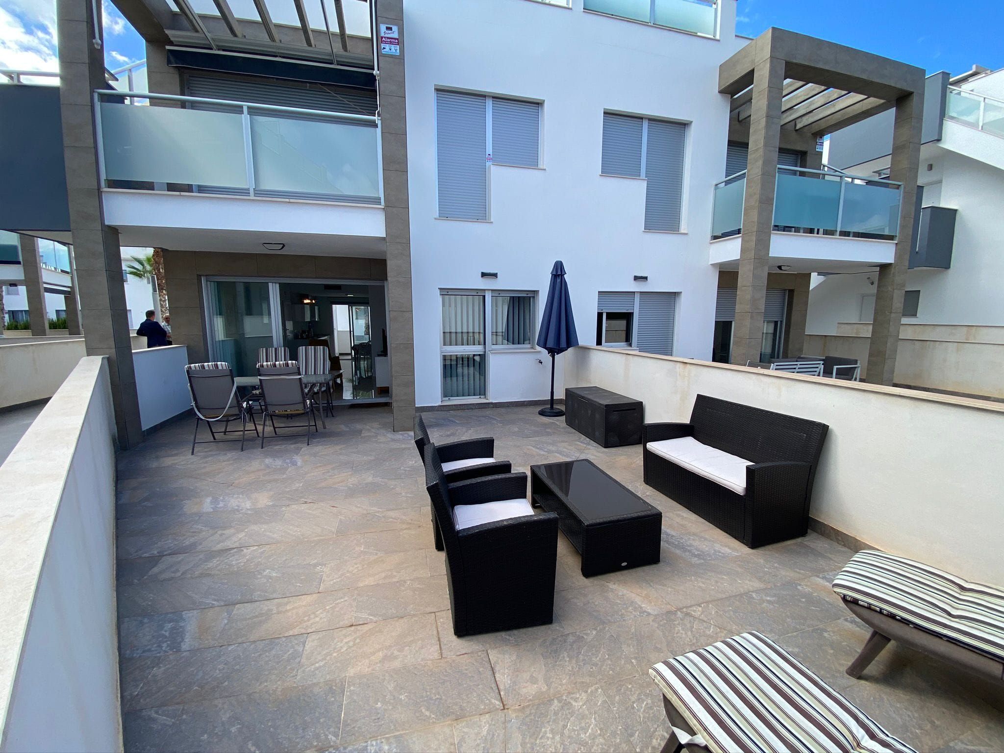 Beautiful Corner apartment on the ground floor in Punta Prima, Orihuela-Costa. image 2