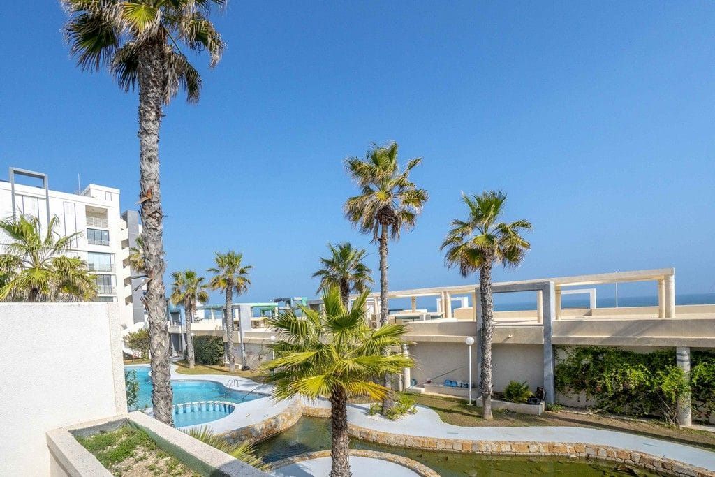 APARTMENT ON FIRST LINE IN LA MATA. image 4