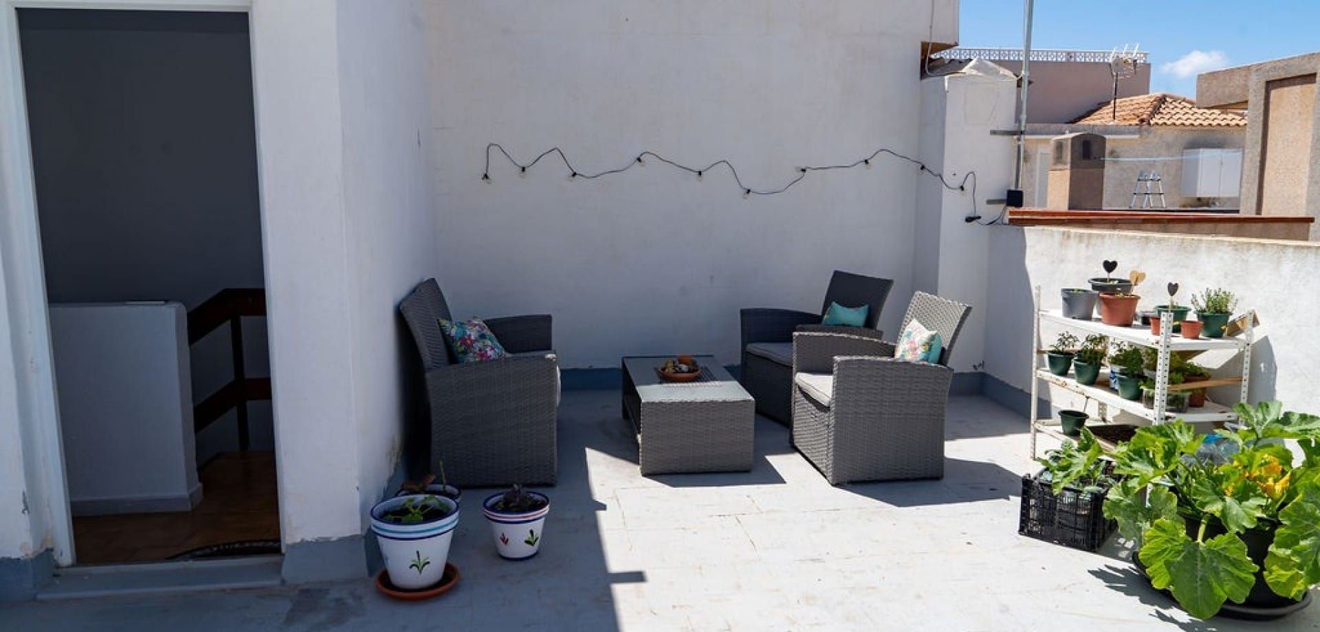 MODERNIZED TOWNHOUSE ON THE BEACH SIDE IN LA ZENIA. image 2