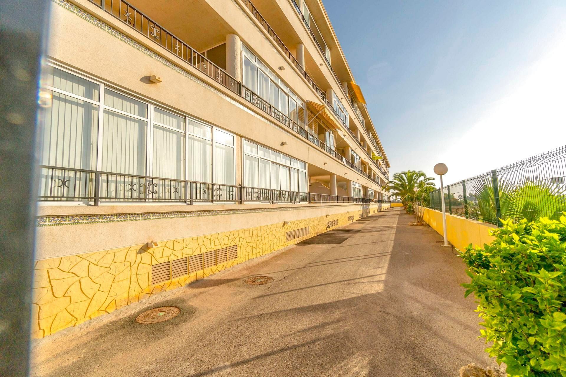 COZY APARTMENT WITH SEA VIEWS AT PLAYA FLAMENCA - COMMUNAL POOL AND PARKING IN THE BASEMENT - A CAR IS INCLUDED WITH THE APARTMENT. image 4