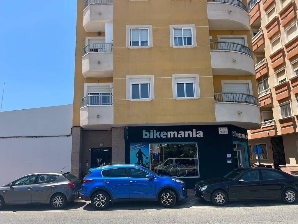 2bedroom apartmentwith clear views, near the beach in Torrevieja. image 2