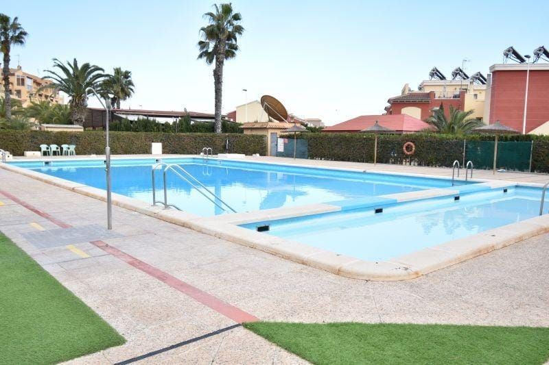 Groundfloor flat in gated complex with pool, Aguas Nuevas, Torre La Mata. image 3