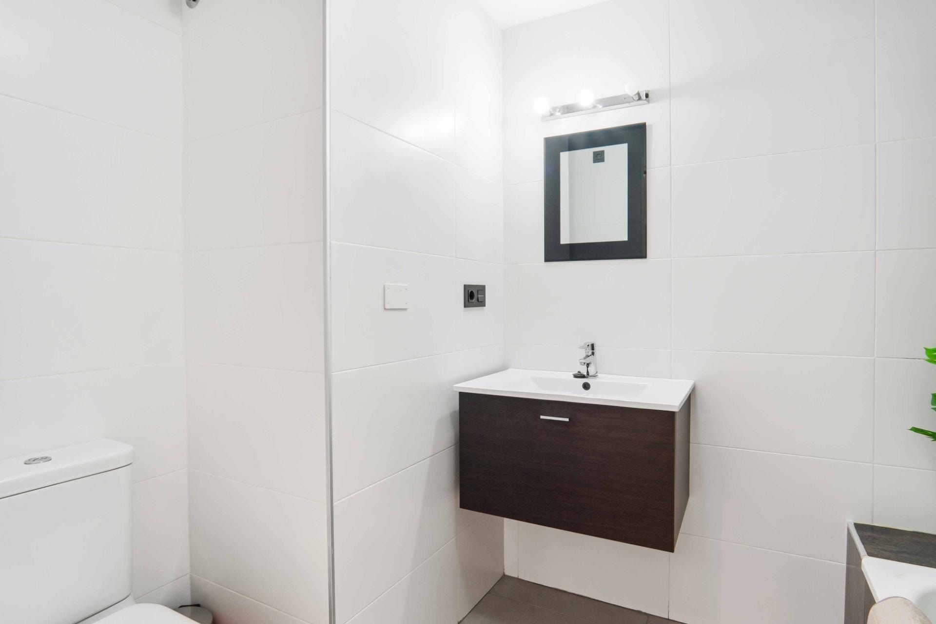 MODERN GROUNDFLOOR APARTMENT IN LOMAS DE CABO ROIG. image 3