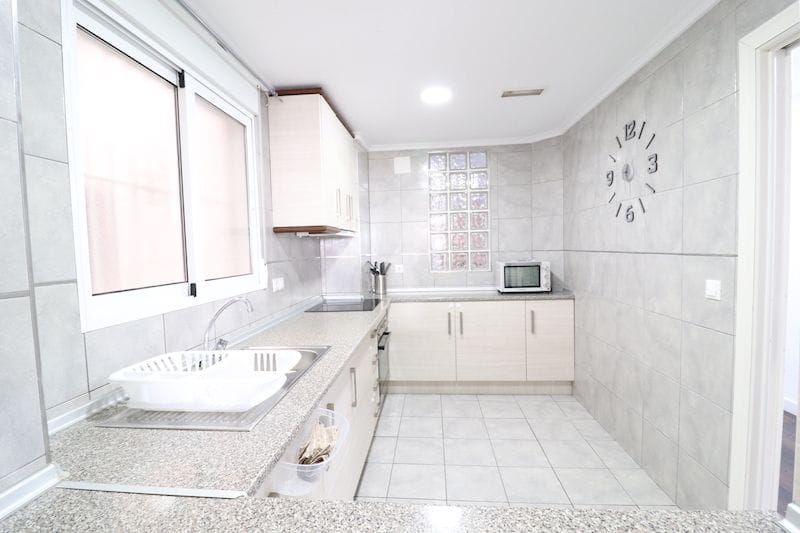 Renovated apartment, 50 meters from the sea and sea views. image 3