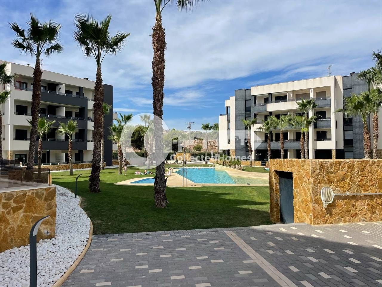 MODERN APARTMENT IN CONDITION AS NEW. image 4