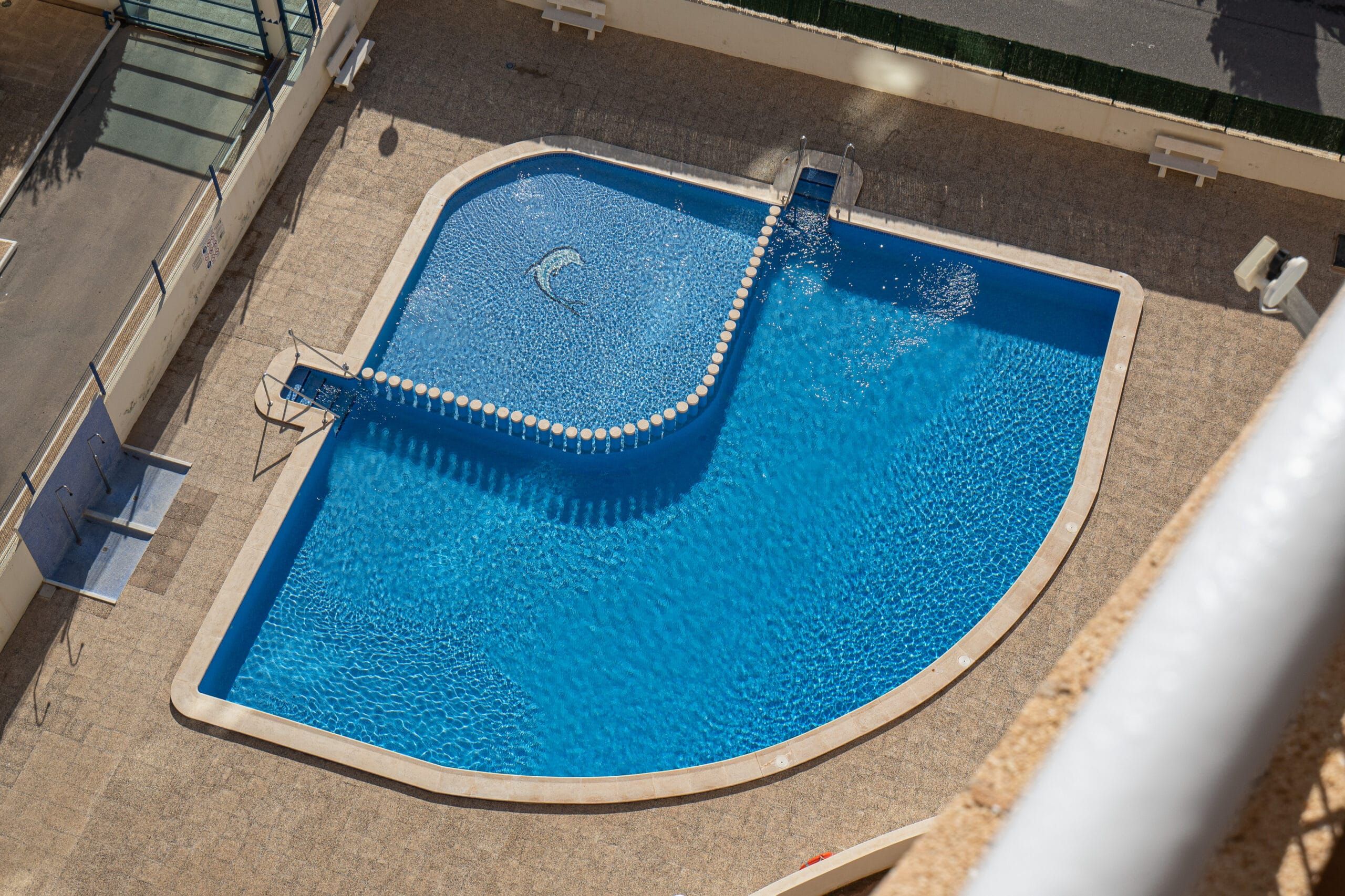 Beachfront apartment with spacious balcony in Torrevieja. image 5