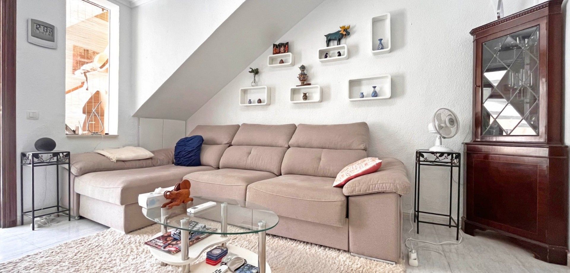 CHARMING SOUTH-FACING TOWNHOUSE IN LA SIESTA, TORREVIEJA. image 5