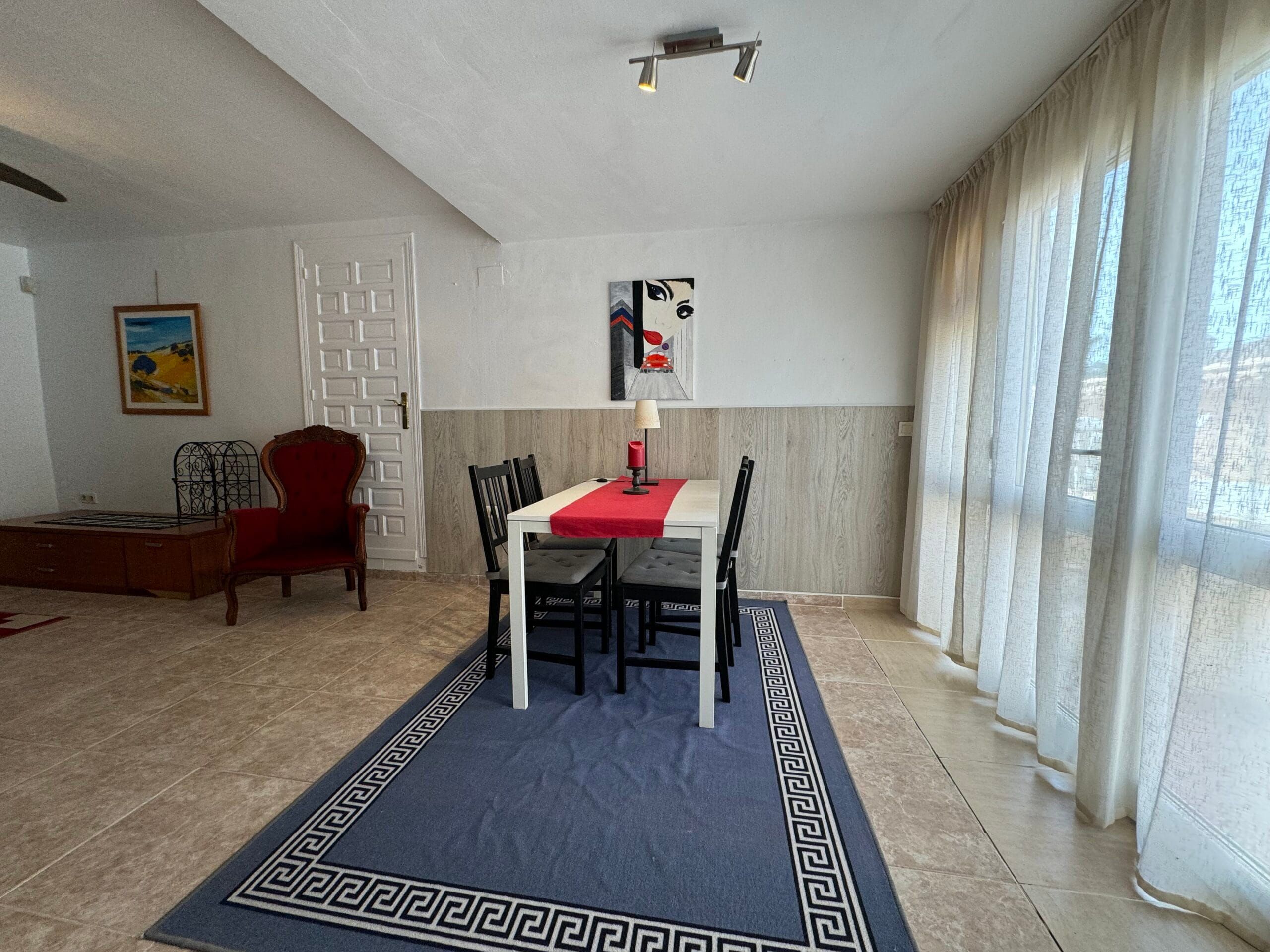 Villa with a large plot and private pool. Tourist license included. image 4