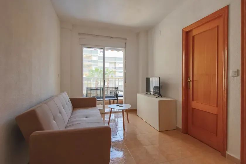 Charming Apartment in the Heart of Torrevieja. image 2