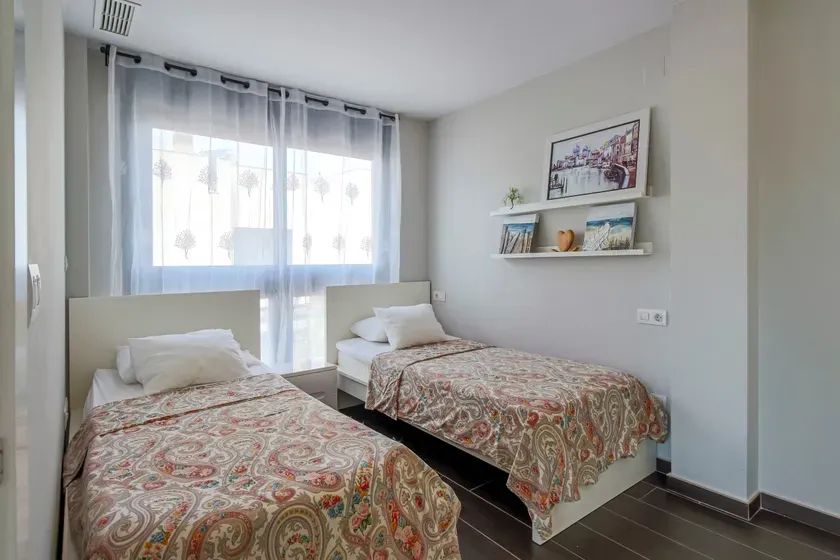 Elegant and Spacious Villa with private pool in Aguas Nuevas, Torrevieja. image 5