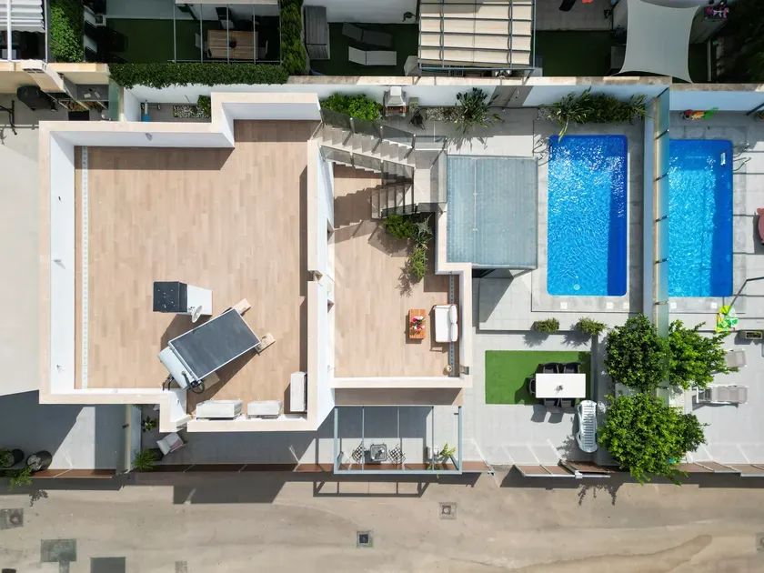 Elegant and Spacious Villa with private pool in Aguas Nuevas, Torrevieja. image 2