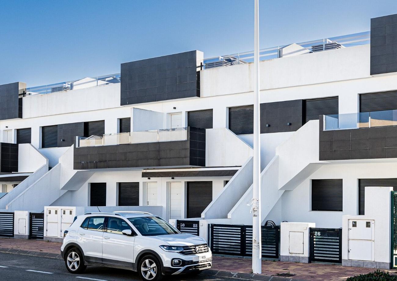 TOP FLOOR BUNGALOW WITH SUN TERRACE – ALMOST NEW. photo 1