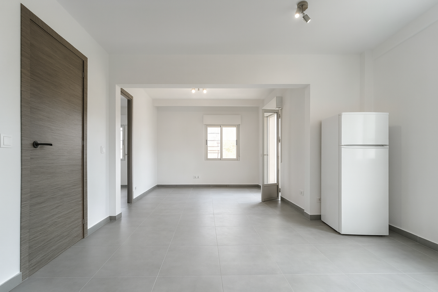 RENOVATED APARTMENT 100 M FROM THE SEA IN PILAR DE LA HORADADA. image 4