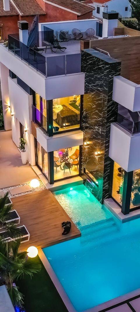 EXCLUSIVE NEW-BUILD MODERN VILLA WITH PRIVATE HEATED POOL AND SOLARIUM. photo 1