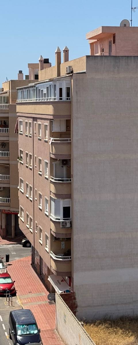 RENOVATED 3-BEDROOM APARTMENT WITH SIDE SEA VIEW JUST 450M FROM PLAYA DEL CURA. photo 1