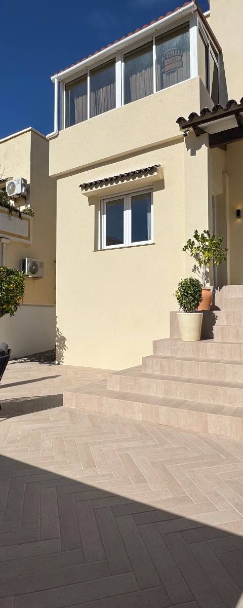 FULLY RENOVATED TOWNHOUSE IN URBANISATION ALANDELUZ IN ORIHUELA COSTA. photo 1