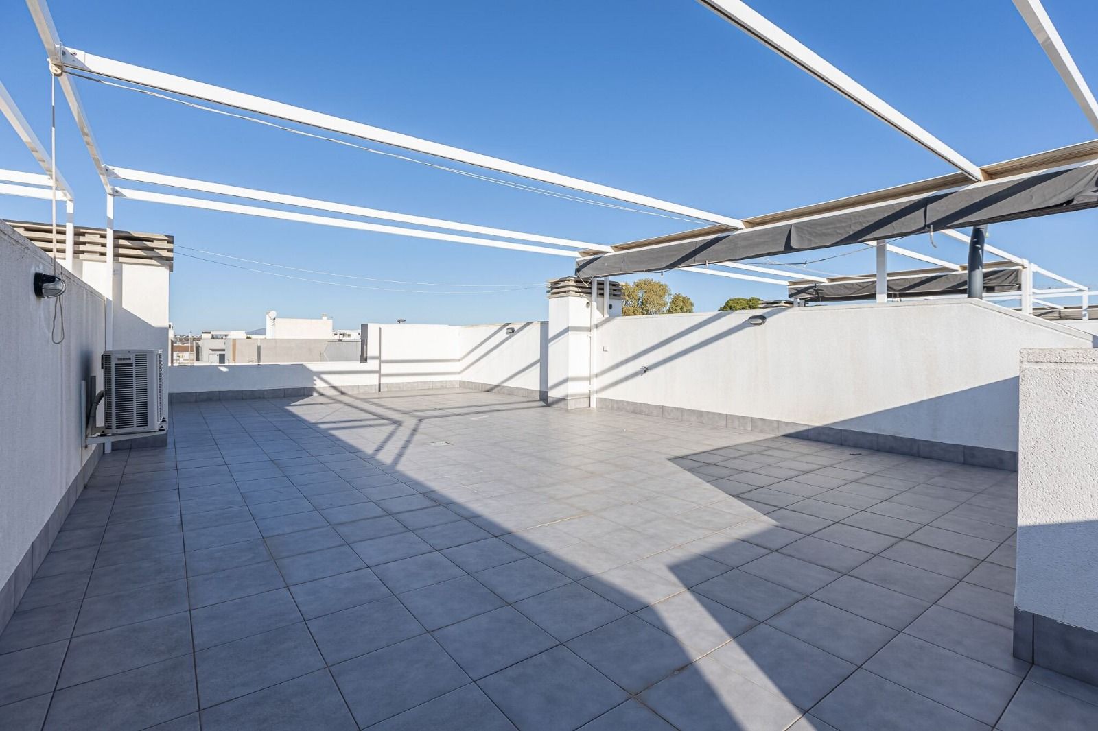 TOP FLOOR BUNGALOW WITH SUN TERRACE – ALMOST NEW. image 2