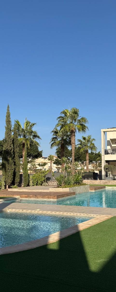 COZY GROUND FLOOR BUNGALOW WITH MODERN AMENITIES IN GUARDAMAR DEL SEGURA. photo 1