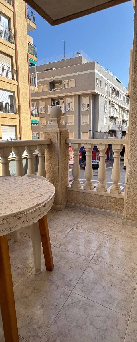 2 BED-APARTMENT IN TORREVIEJA – 450M FROM PLAYA LOS LOCOS. photo 1