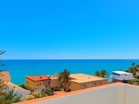 RENOVATED APARTMENT 100 M FROM THE SEA IN PILAR DE LA HORADADA.