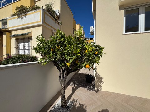 FULLY RENOVATED TOWNHOUSE IN URBANISATION ALANDELUZ IN ORIHUELA COSTA.
