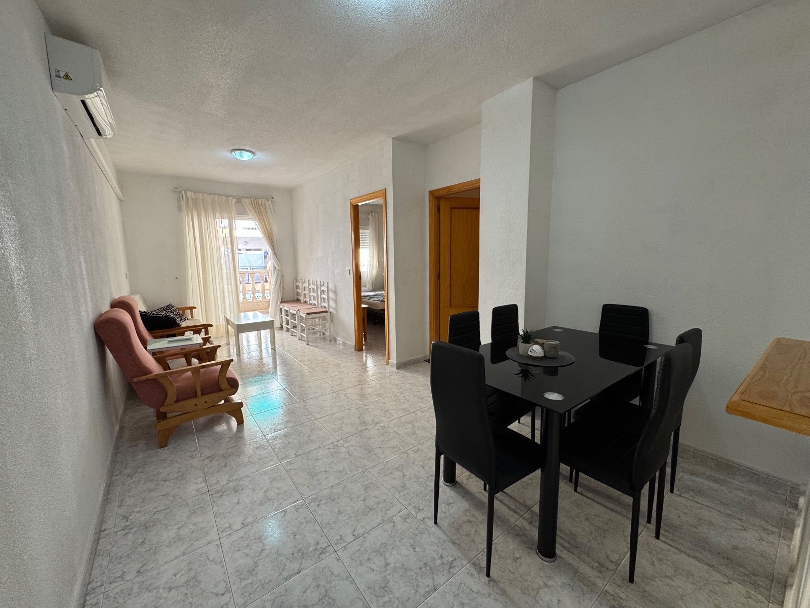 2 BED-APARTMENT IN TORREVIEJA – 450M FROM PLAYA LOS LOCOS. image 4